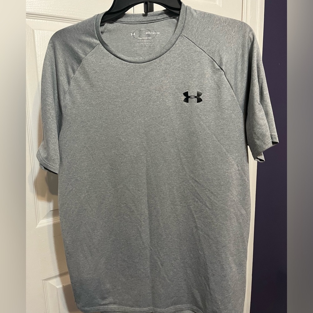 MEN’S UNDER ARMOUR SHORT SLEEVE SHIRT SZ MEDIUM THE TECH TEE. #218